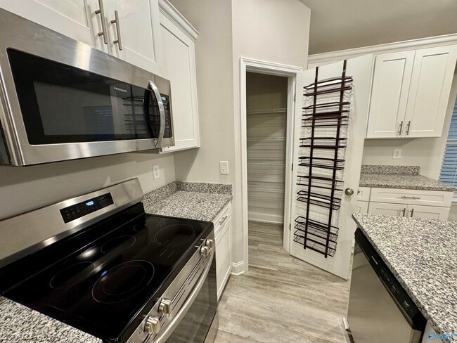 Photo - 108 Bingham Wy