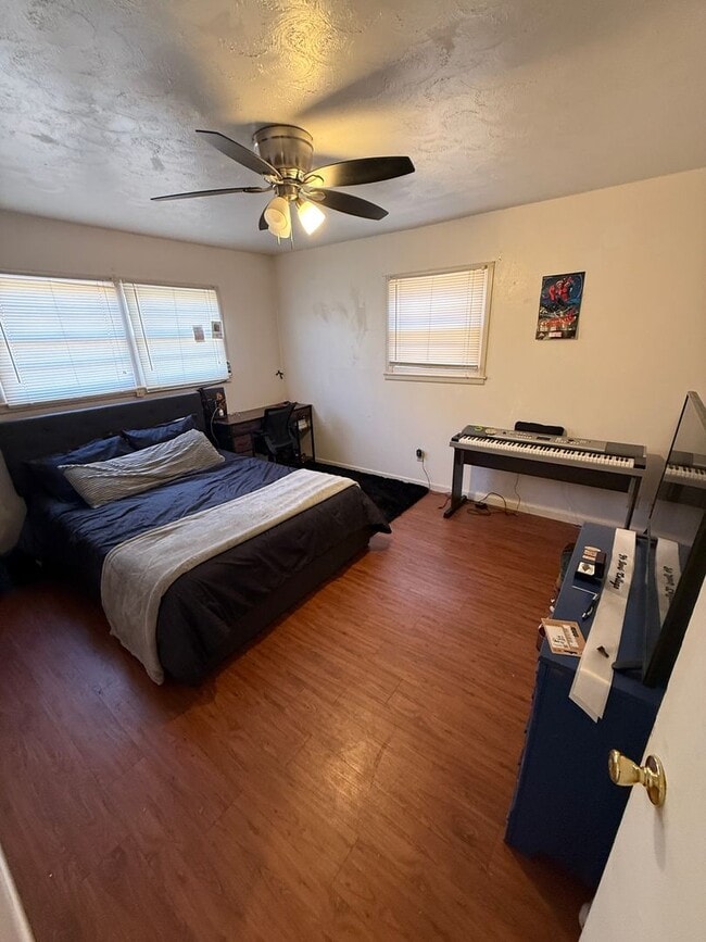 Photo - Pre Leasing for fall 2026! 5 bedroom 2 bath by LCU!