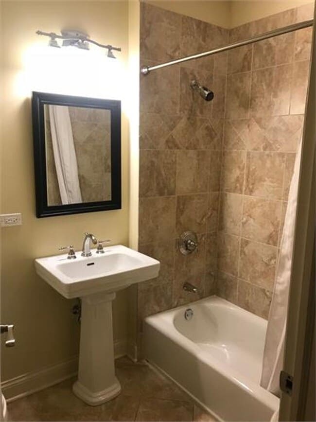 Photo - 7412 Madison St