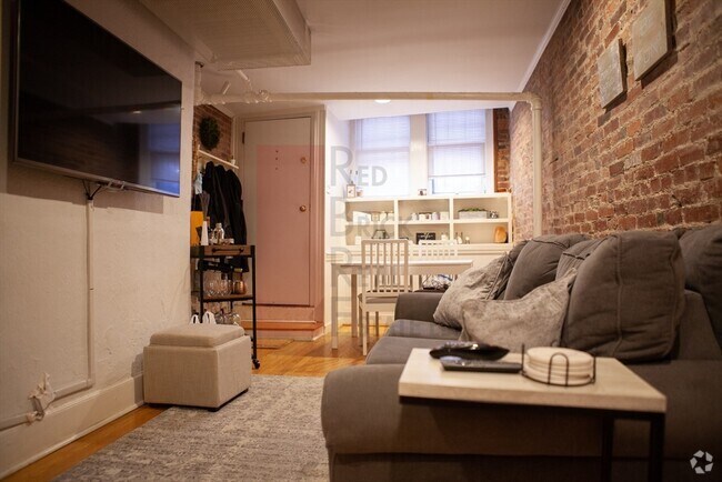 Building Photo - 76 Phillips St Unit A Rental