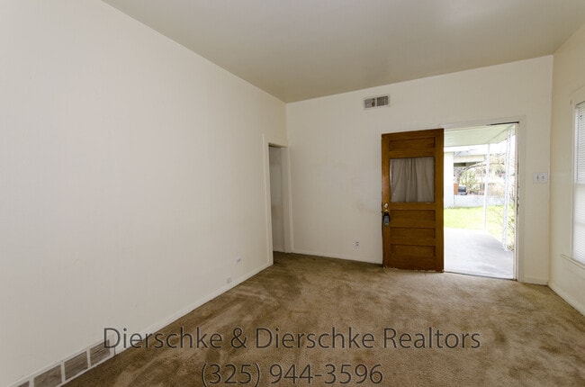 Photo - Affordable 2 bedroom home CLOSE ACCESS TO LOOP 306!