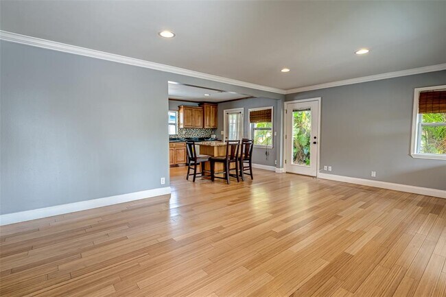 Photo - 18198 3rd St E