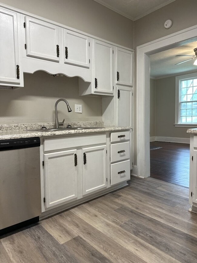 Photo - Charming 2-bedroom, 1-bathroom home