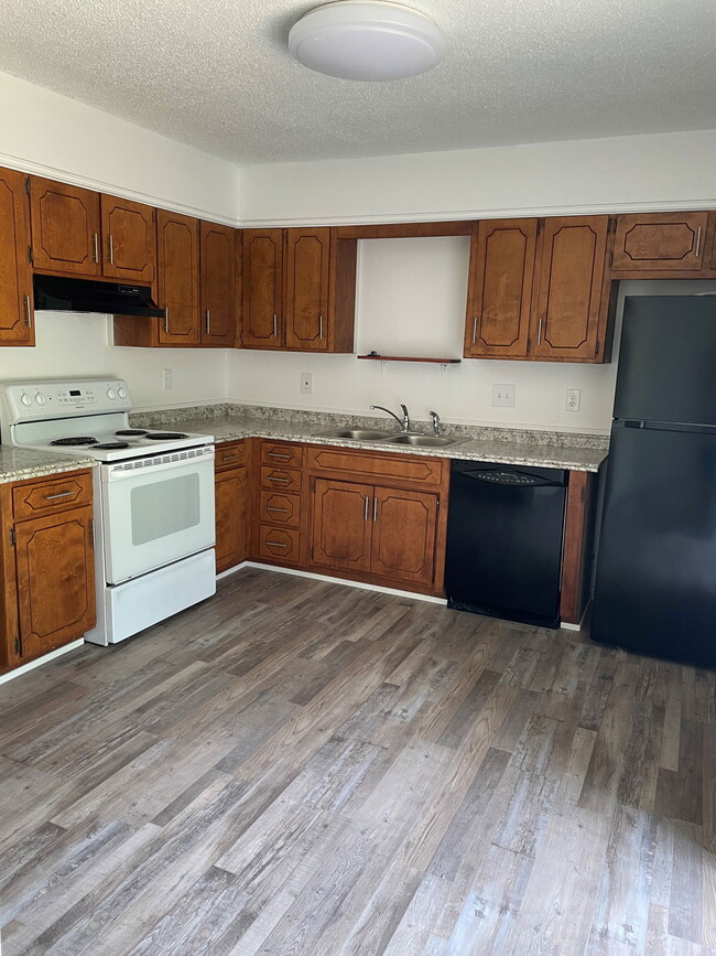 Photo - 1912 Heatherwood Dr