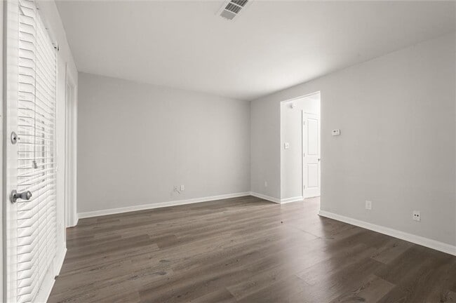 Photo - 5058 Jonesboro Rd Unit B-13