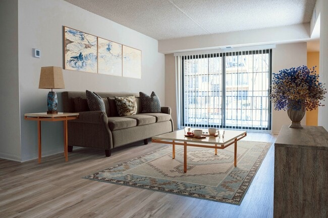 La Maison Apartments