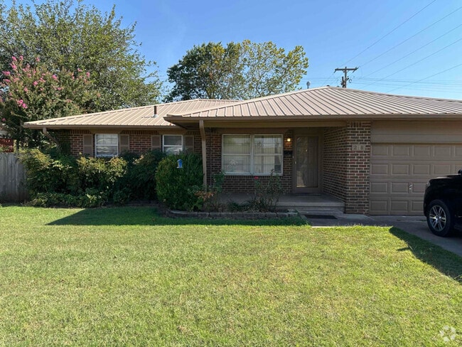 Building Photo - 2118 W Randall Ave Rental