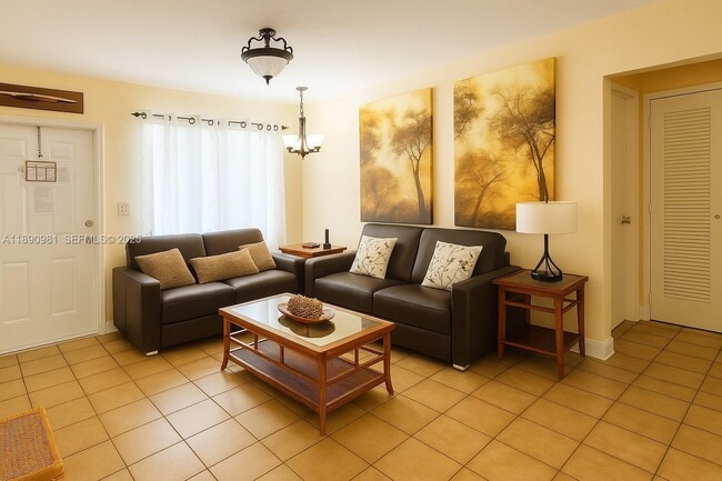 Photo - 504 SW 10th St