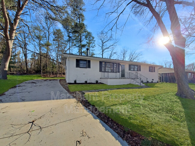 Photo - 27 Shamrock Cir House
