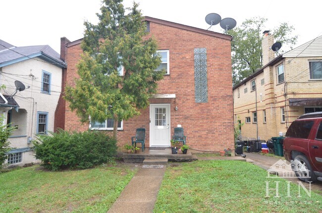 Building Photo - 1411 Yarmouth Ave Unit A