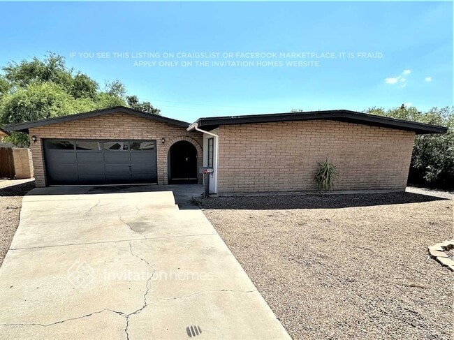 Building Photo - 1265 E Del Rio Dr
