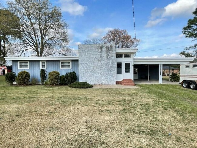 Building Photo - 314 W Station St