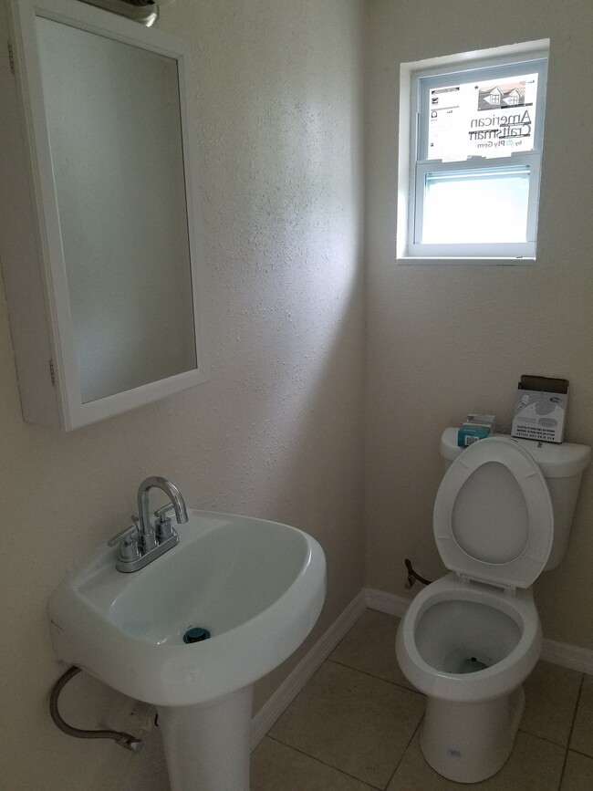 Photo - 1195 Green Ave