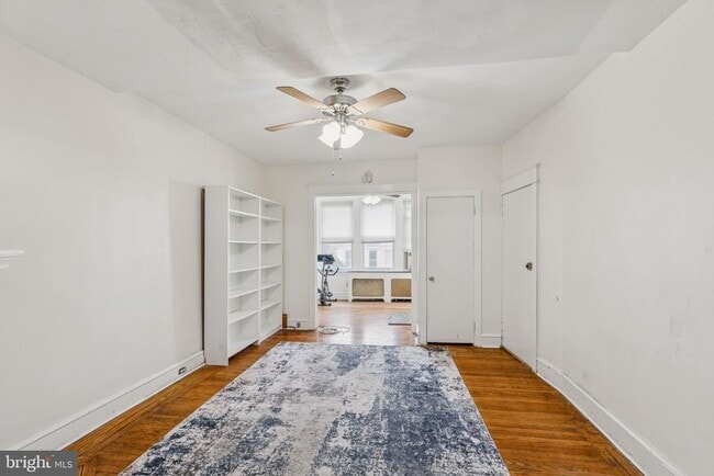 Building Photo - 2122 N Wanamaker St Rental