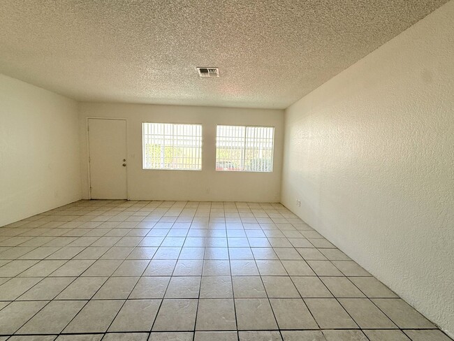 Photo - AVAILBLE NOW!! 2 Bed / 1 Bath Apartment in Cathedral City Unit 08