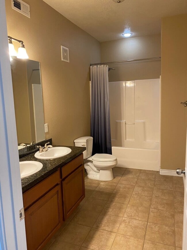 Photo - Great 2 Bed 2 Bath Unit in Millcreek!!!