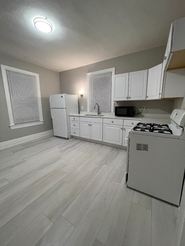 Photo - 170 Woolper Ave Unidad 2