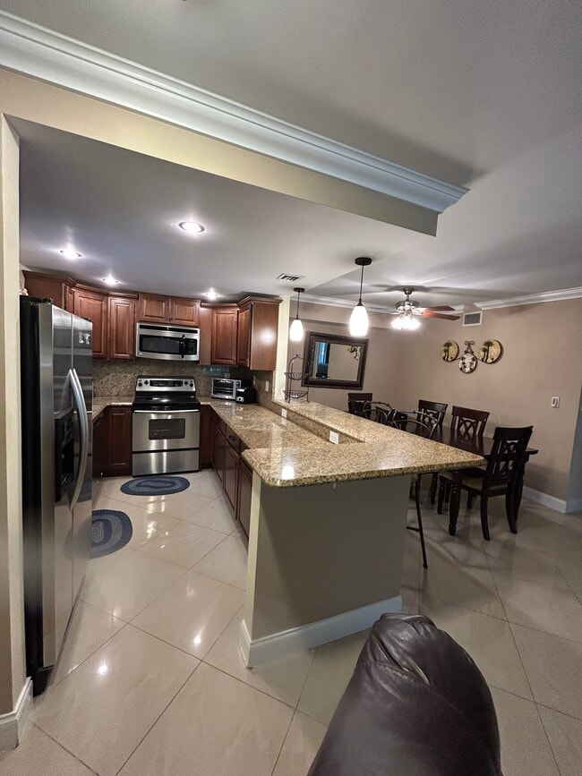 Building Photo - 225 Deer Creek Blvd Unit 905