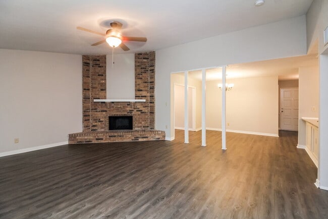 Photo - 4221 Sweetgum Way