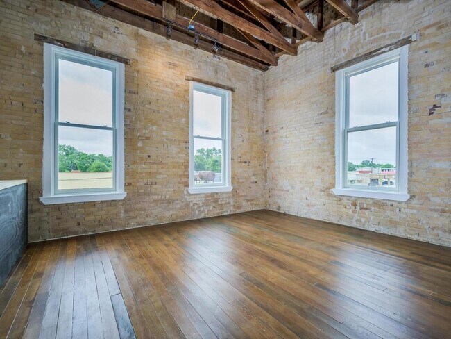 Photo - 110 S Main St Apartamento Unidad 204