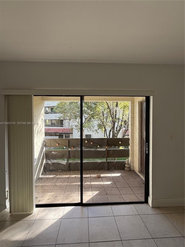 Building Photo - 8811 SW 123rd Ct Unit 202-1