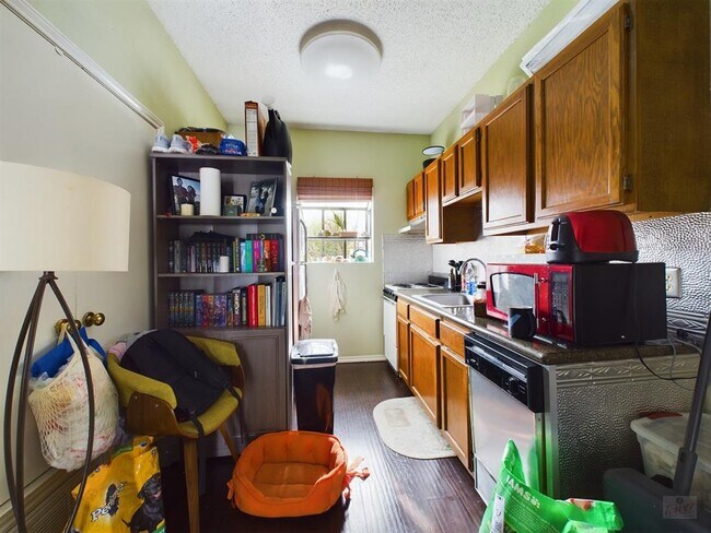 Photo - 3206 King St Unit 205