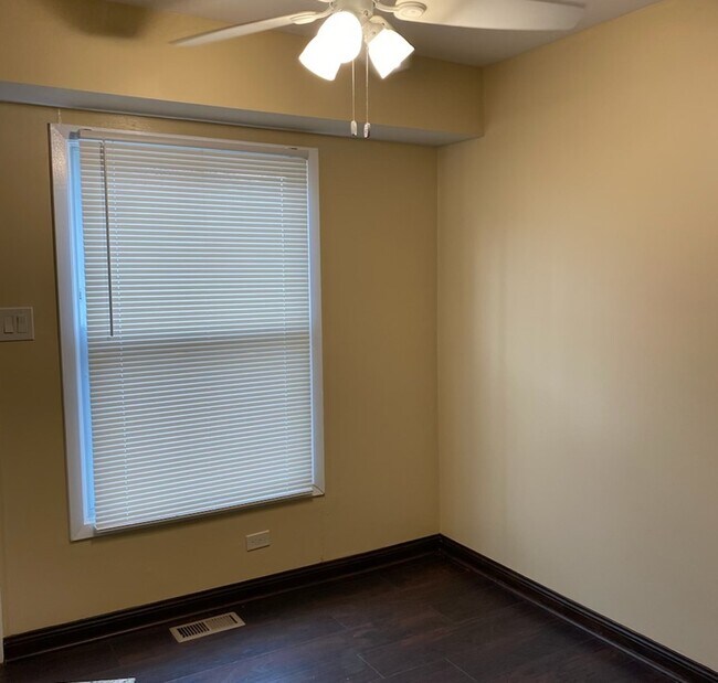 Photo - 6651 S Ellis Ave