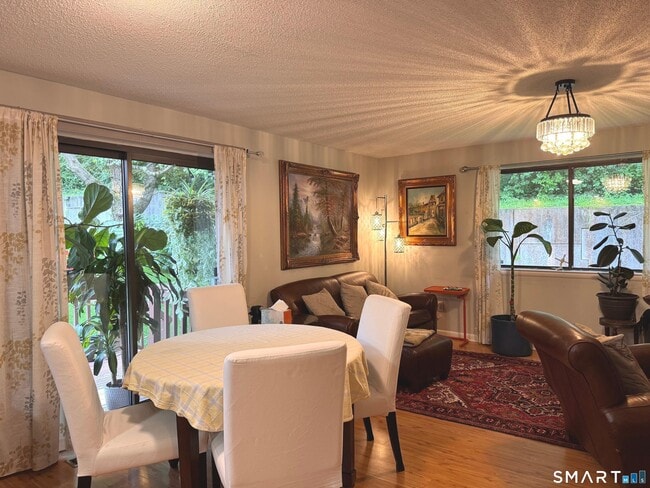 Photo - 172 Beacon Hill Common Unit 172