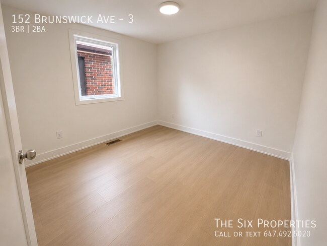 BRAND NEW LUXURY 3 BED 2 BATH NEAR U OF T