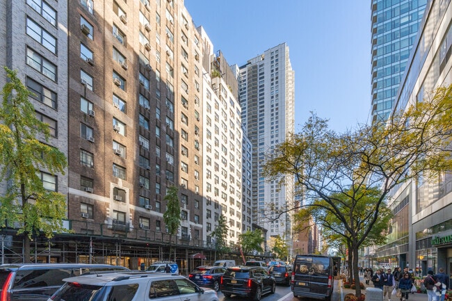 Photo - 235 E 57th St