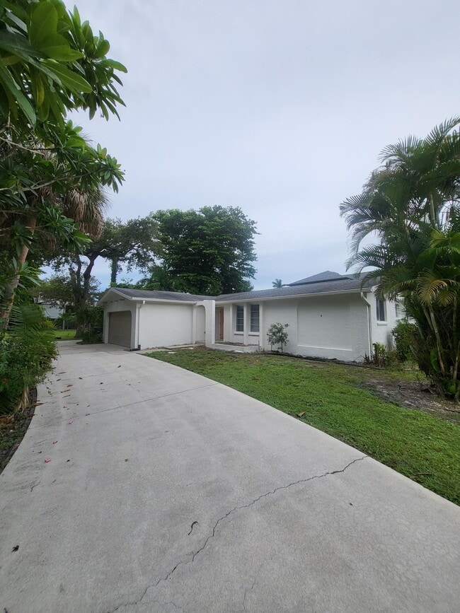 Building Photo - 1429 Winkler Ave Rental