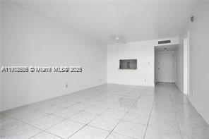 Photo - 2935 NE 163rd St Unidad 4B