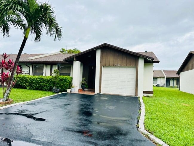 Photo - 5077 Forsythia St