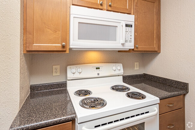 1BR, 1BA - 640SF - Mimosa Place Apartments