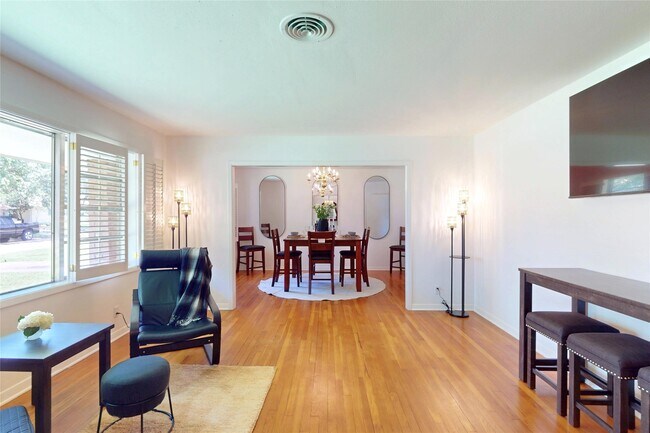 Photo - 4826 Waynesboro Dr
