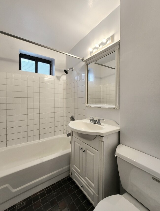 Photo - 1430 N Dearborn Pkwy Unit 308