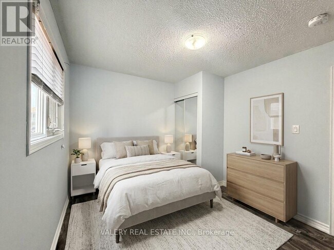 Photo - 72 Dantek Ct