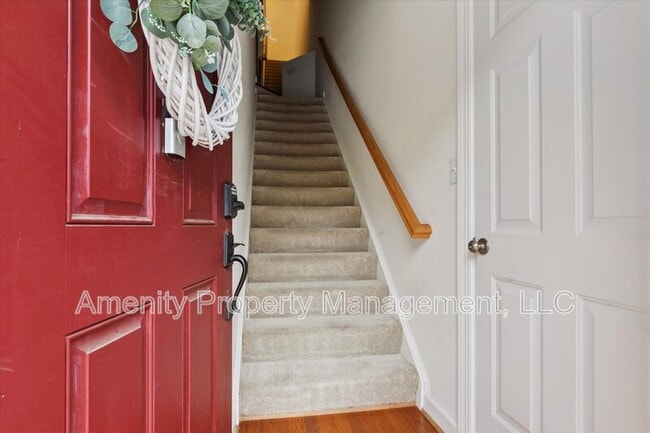 Photo - 103 Carrington Ln