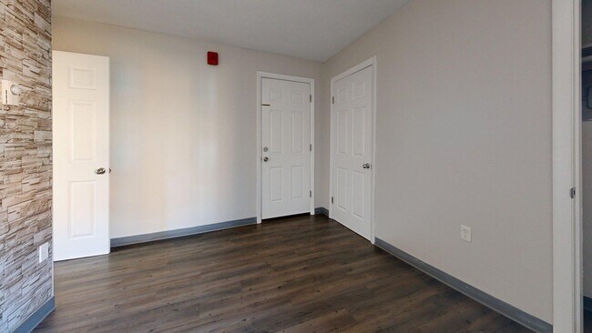 Photo - 298 Meridian St Unidad 298 - 5