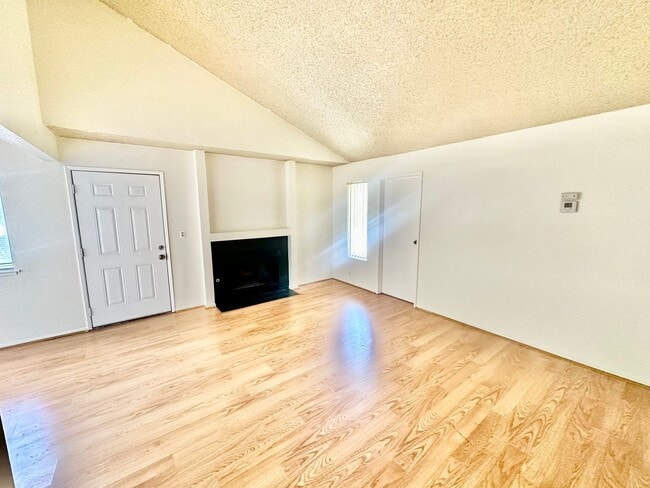 Photo - 1190 S Winery Ave