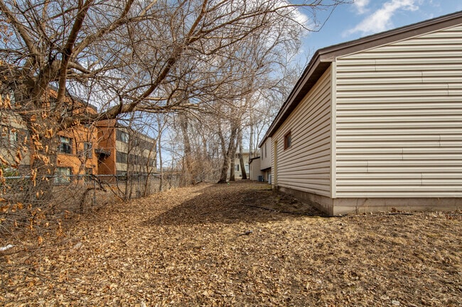 Photo - 3828 W 108th St