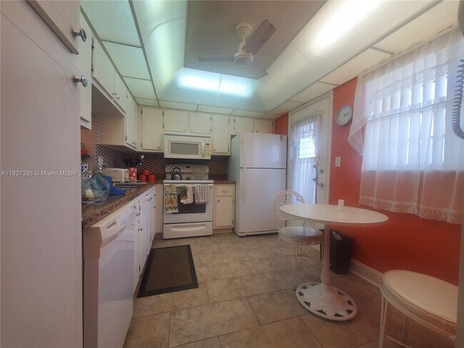 Photo - 319 NE 14th Ave Unit 507