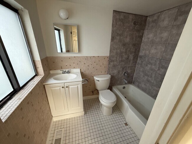 Photo - 1245/1247 S 5th Ave - 1247