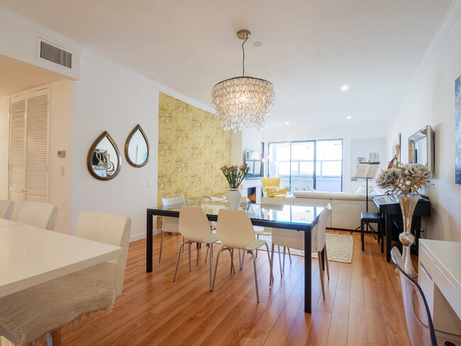 Photo - 2276 S Beverly Glen Blvd Unit 207