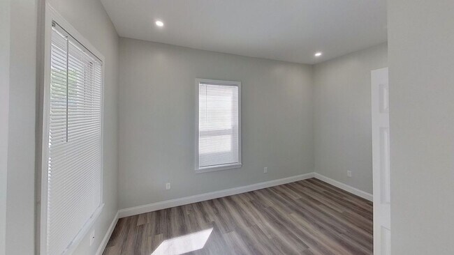 Photo - 23 Oakwood St Unit 2