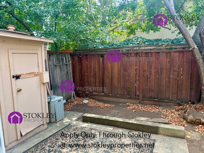 Photo - 1893 Lynwood Dr