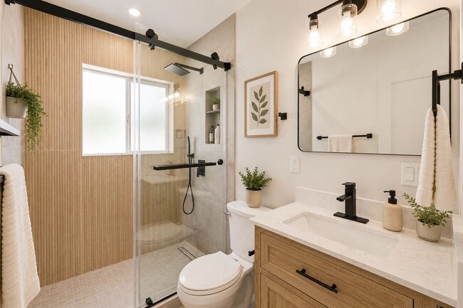 Photo - 1380 Grove Ave Unidad 1380 Grove Avenue