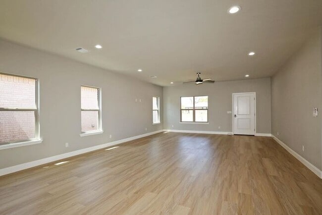 Photo - 4705 Scotty Dr