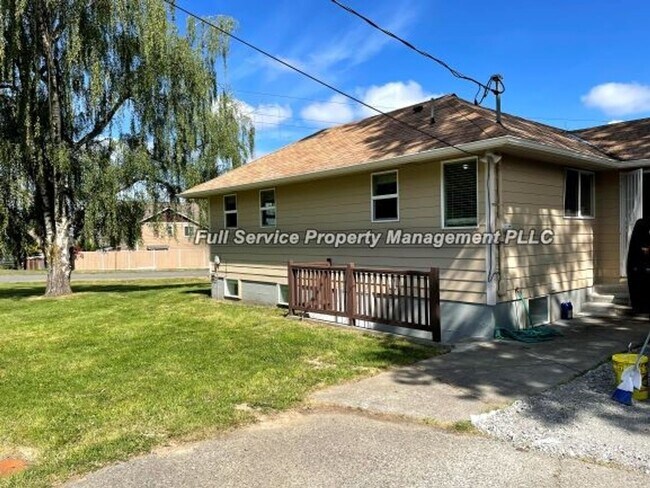 Photo - Country charm with Modern day updates!