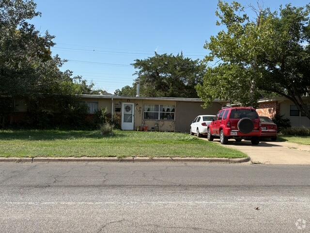 Building Photo - 2703 66th St Rental